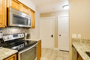 Chic & Cozy Breck Condo: Ski-in/ski-out at Peak 8!