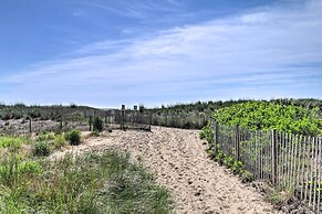 Balcony & Beach Access: Inviting Ocean City Condo