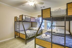 Pet-friendly Galveston Cottage < 1 Mi to Beach!