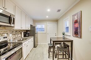 Pet-friendly Galveston Cottage < 1 Mi to Beach!