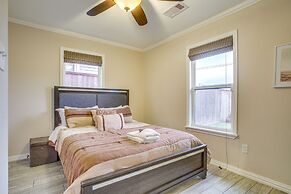 Pet-friendly Galveston Cottage < 1 Mi to Beach!