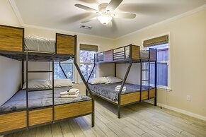 Pet-friendly Galveston Cottage < 1 Mi to Beach!