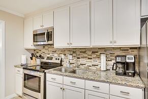 Pet-friendly Galveston Cottage < 1 Mi to Beach!