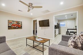 Pet-friendly Galveston Cottage < 1 Mi to Beach!