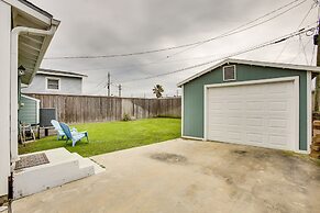 Pet-friendly Galveston Cottage < 1 Mi to Beach!