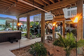 Walk to Sea Isle Beach: Pet-friendly Group Getaway