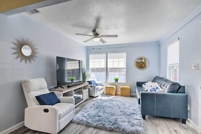 Galveston Retreat w/ Backyard & Patio!