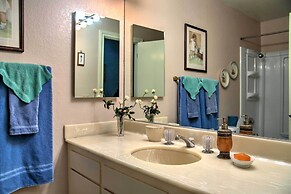 Palm Springs Golf Course Home: Private Pool & Spa!