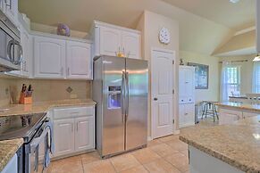 BBQ Ready: Harker Family Retreat w/ Yard!