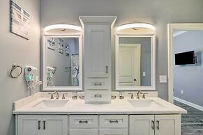 Walk to Shore: Coastal Escape in Crystal Beach!