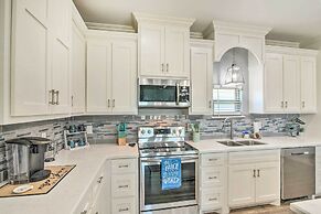 Walk to Shore: Coastal Escape in Crystal Beach!