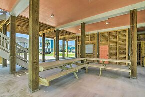 Walk to Shore: Coastal Escape in Crystal Beach!