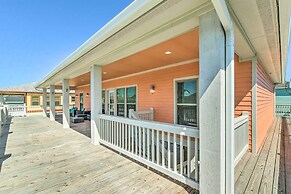 Walk to Shore: Coastal Escape in Crystal Beach!