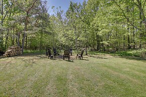 Updated Home w/ Deck: 2 Mi to Sister Bay Beach!