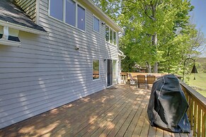 Updated Home w/ Deck: 2 Mi to Sister Bay Beach!