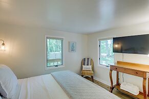 Updated Home w/ Deck: 2 Mi to Sister Bay Beach!