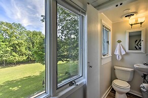 Updated Home w/ Deck: 2 Mi to Sister Bay Beach!