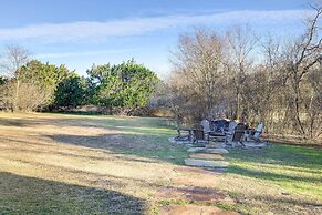 Stylish Home w/ Hot Tub ~ 4 Mi to Canyon Lake