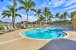 Airy Fort Myers Condo ~ 4 Mi to Beach!