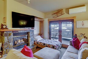 Ski-in/ski-out Whitefish Escape w/ Balcony!