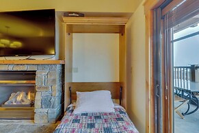Ski-in/ski-out Whitefish Escape w/ Balcony!