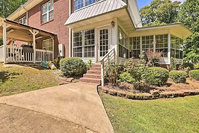 'the B Haus' Lakefront Retreat w/ Boat Ramp!