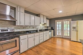 'the B Haus' Lakefront Retreat w/ Boat Ramp!