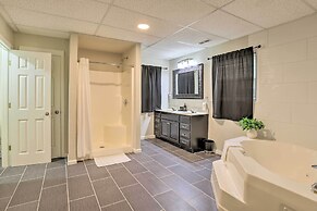 'the B Haus' Lakefront Retreat w/ Boat Ramp!