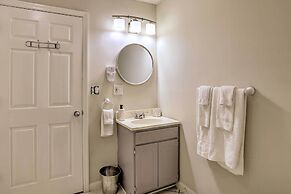 'the B Haus' Lakefront Retreat w/ Boat Ramp!