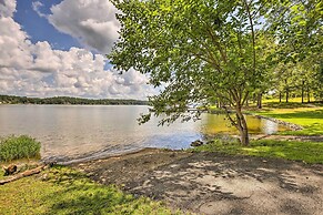 'the B Haus' Lakefront Retreat w/ Boat Ramp!