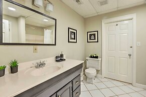 'the B Haus' Lakefront Retreat w/ Boat Ramp!