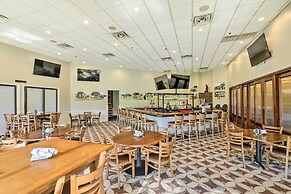 Upscale Unit in Private Golf Resort w/ Pool!