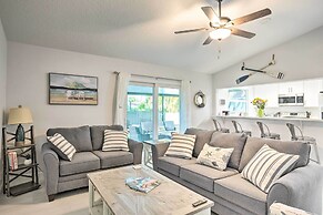 Jupiter Home w/ Patio & Grill ~ 6 Mi to Beach!