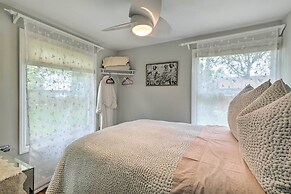 Cute East Hampton Cottage w/ Patio - Walk to Beach