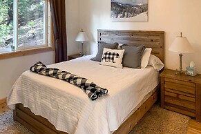 Rustic Retreat w/ Deck: Steps From Lake Almanor!