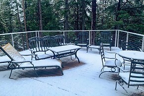 Rustic Retreat w/ Deck: Steps From Lake Almanor!