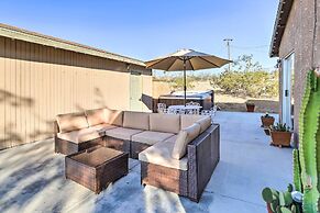 Sunny Oasis w/ Hot Tub ~ 11 Mi to Nat'l Park!