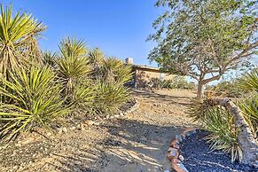 Sunny Oasis w/ Hot Tub ~ 11 Mi to Nat'l Park!