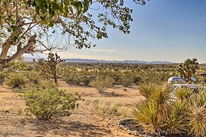 Sunny Oasis w/ Hot Tub ~ 11 Mi to Nat'l Park!