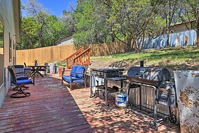 Pet-friendly Home w/ Deck: 1 Mi to Canyon Lake Fun