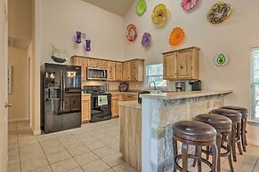Pet-friendly Home w/ Deck: 1 Mi to Canyon Lake Fun