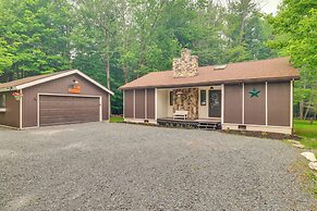 Tranquil Lake Wallenpaupack Home w/ Fire Pit!