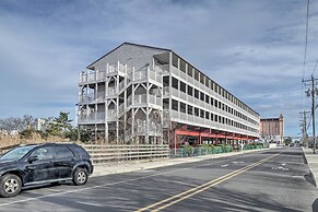 Central Studio w/ Deck: Walk to Shops & Dining!