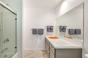 Skiing & Hiking: Water-view Home in the Berkshires