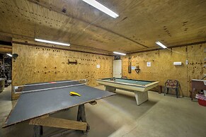 'pine Lodge Cabin' on 450 Acres in Ozark Mountains