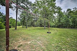 'pine Lodge Cabin' on 450 Acres in Ozark Mountains