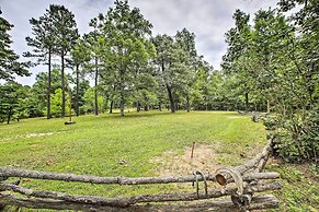 'pine Lodge Cabin' on 450 Acres in Ozark Mountains