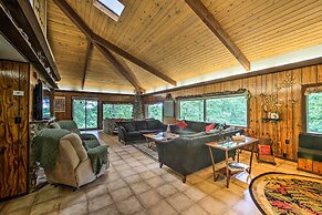 'pine Lodge Cabin' on 450 Acres in Ozark Mountains