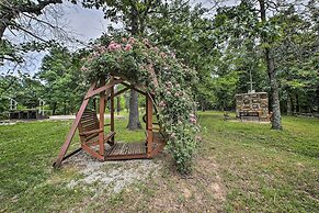 'pine Lodge Cabin' on 450 Acres in Ozark Mountains