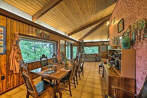 'pine Lodge Cabin' on 450 Acres in Ozark Mountains
